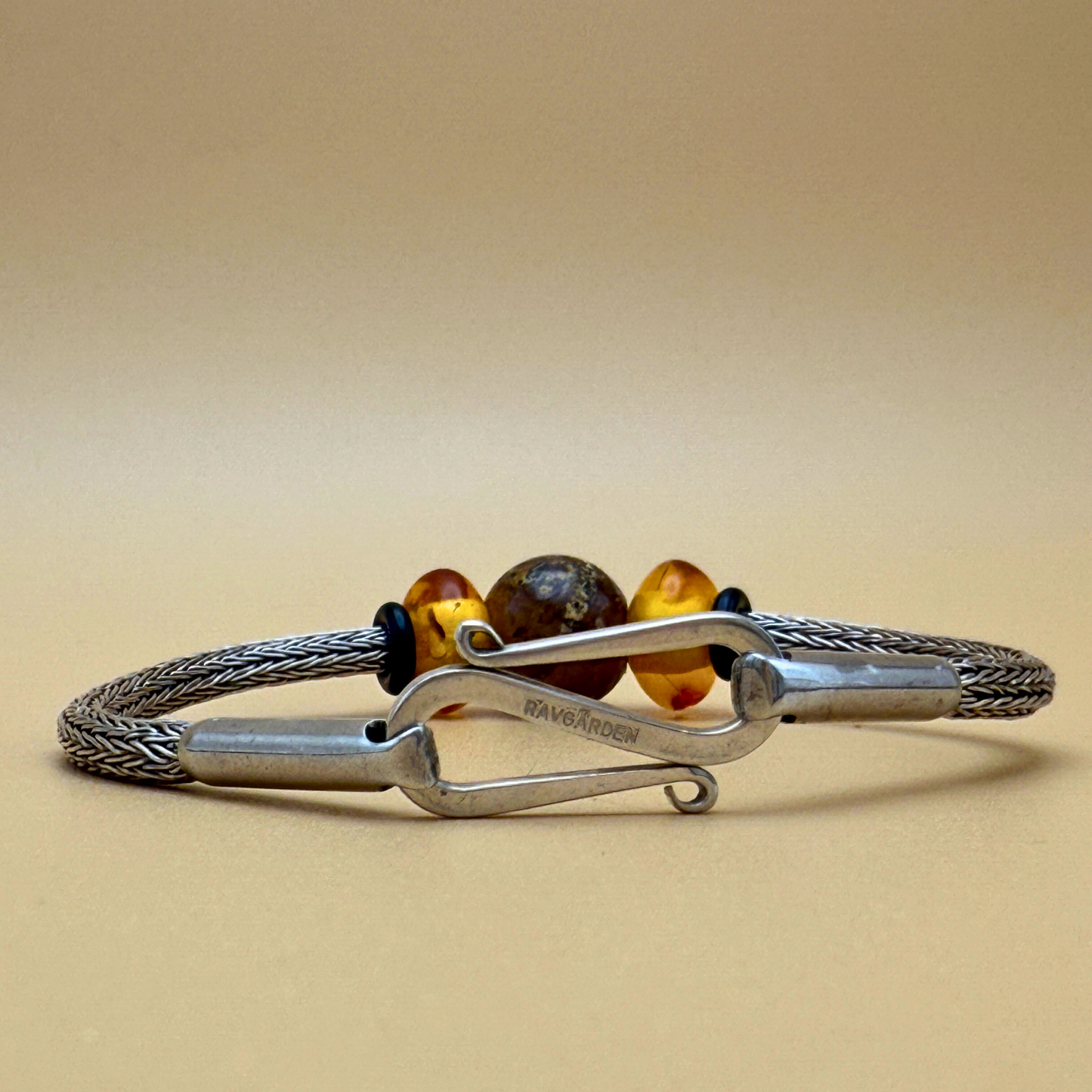 Håndstrikket sølvarmbånd – Dobbeltsting