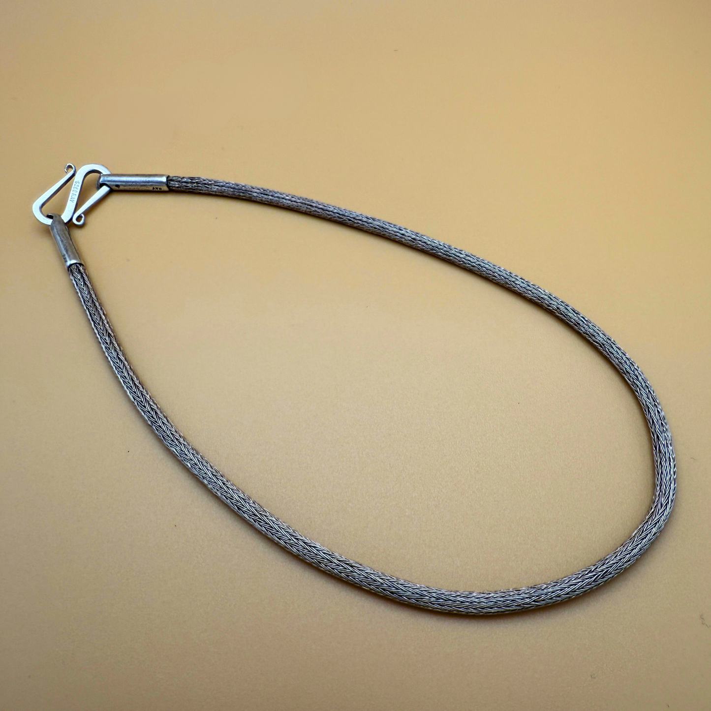 Dobbeltstrikket sølvkæde – NY version