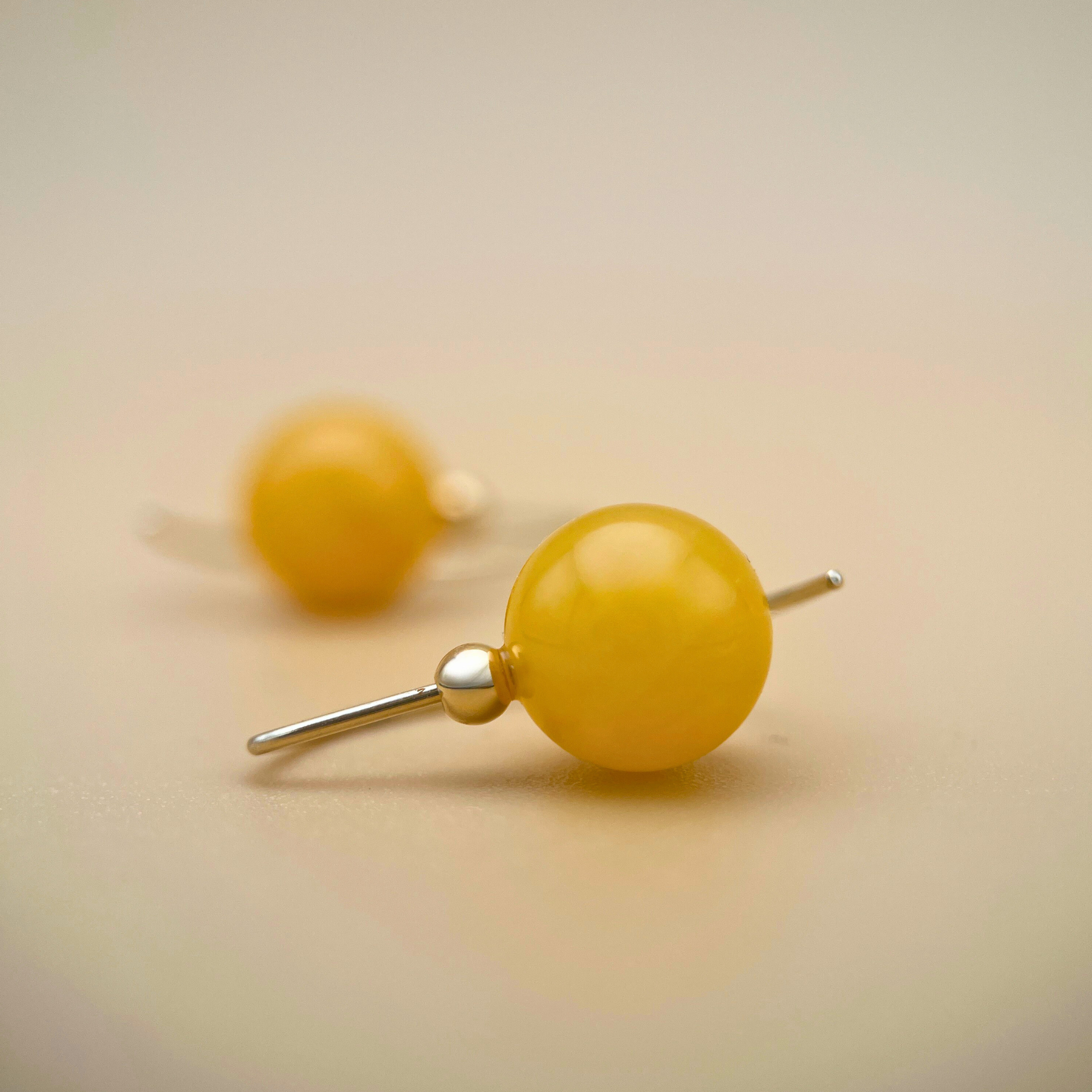 NO 1. Milky yellow & Gold