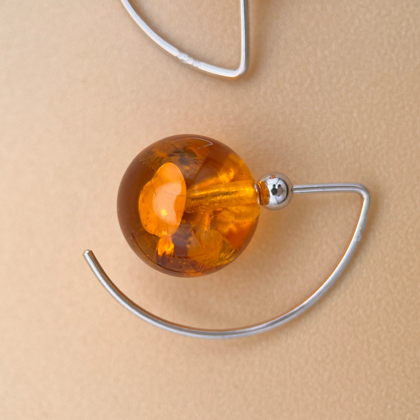 NO 1. Sølv & cognac