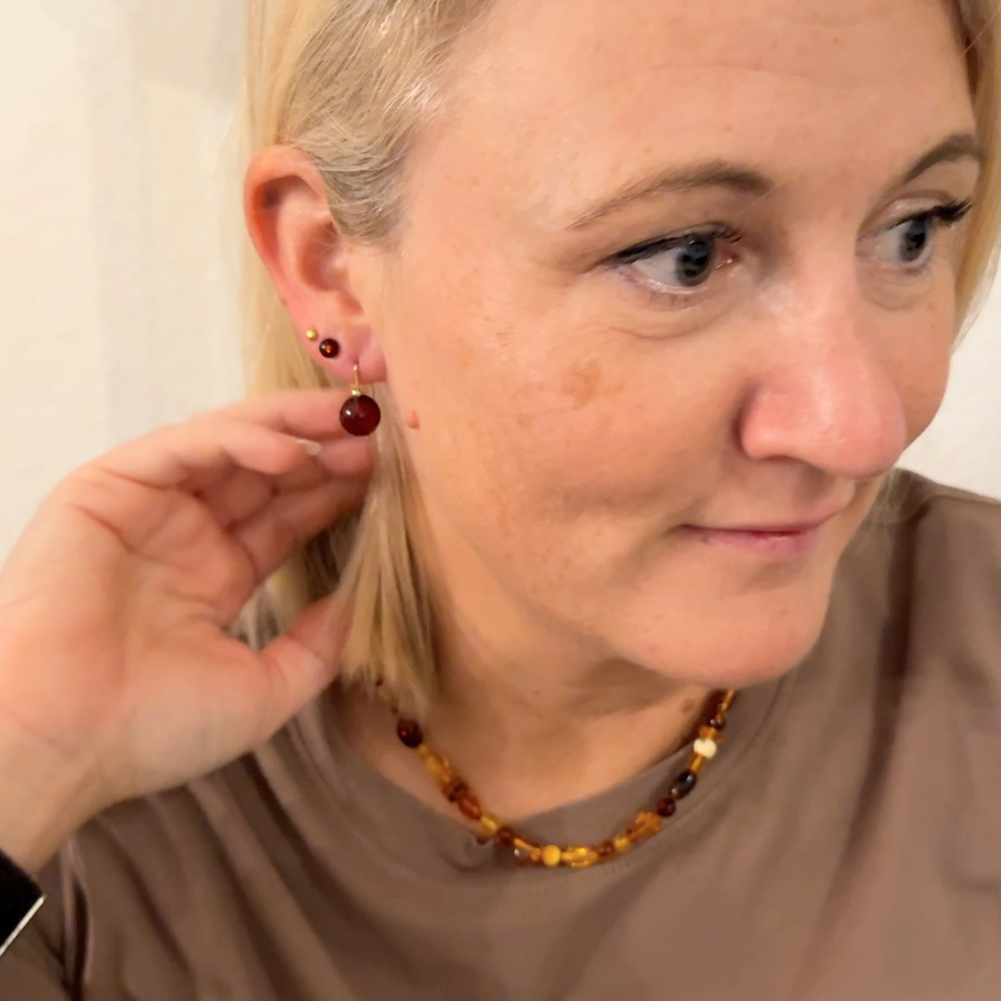 No. 1. Vinrød & 14 kt Guld