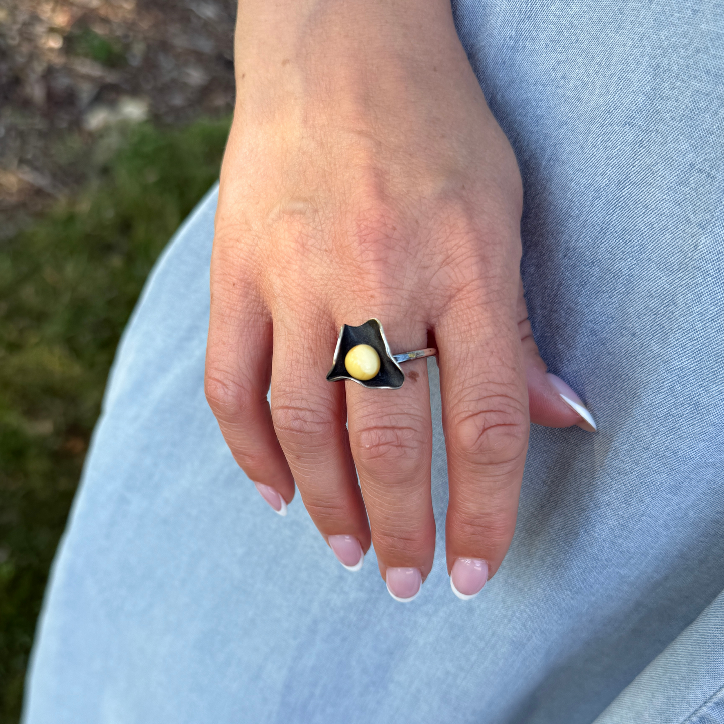 Østers Ring – Mælkehvid Rav