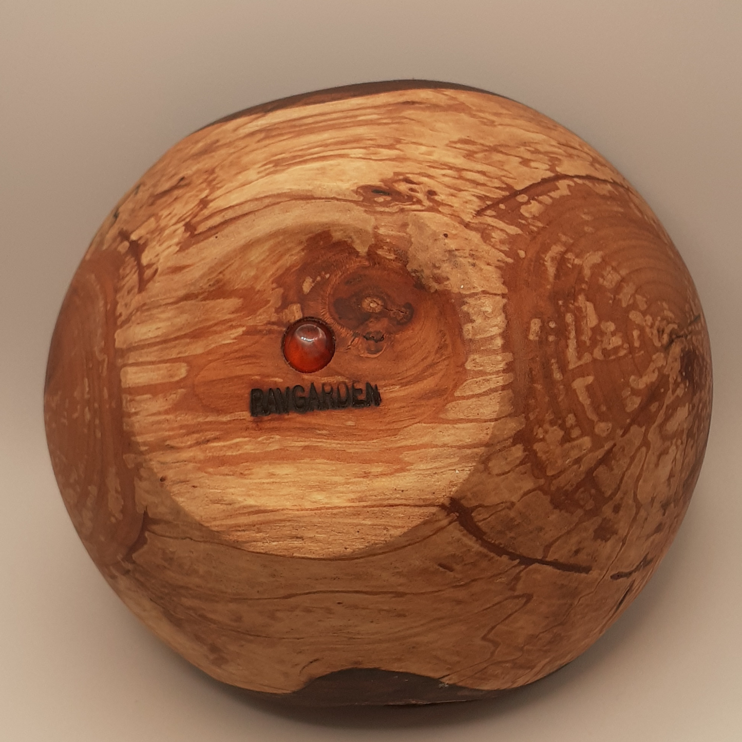 Træskål med rå kant