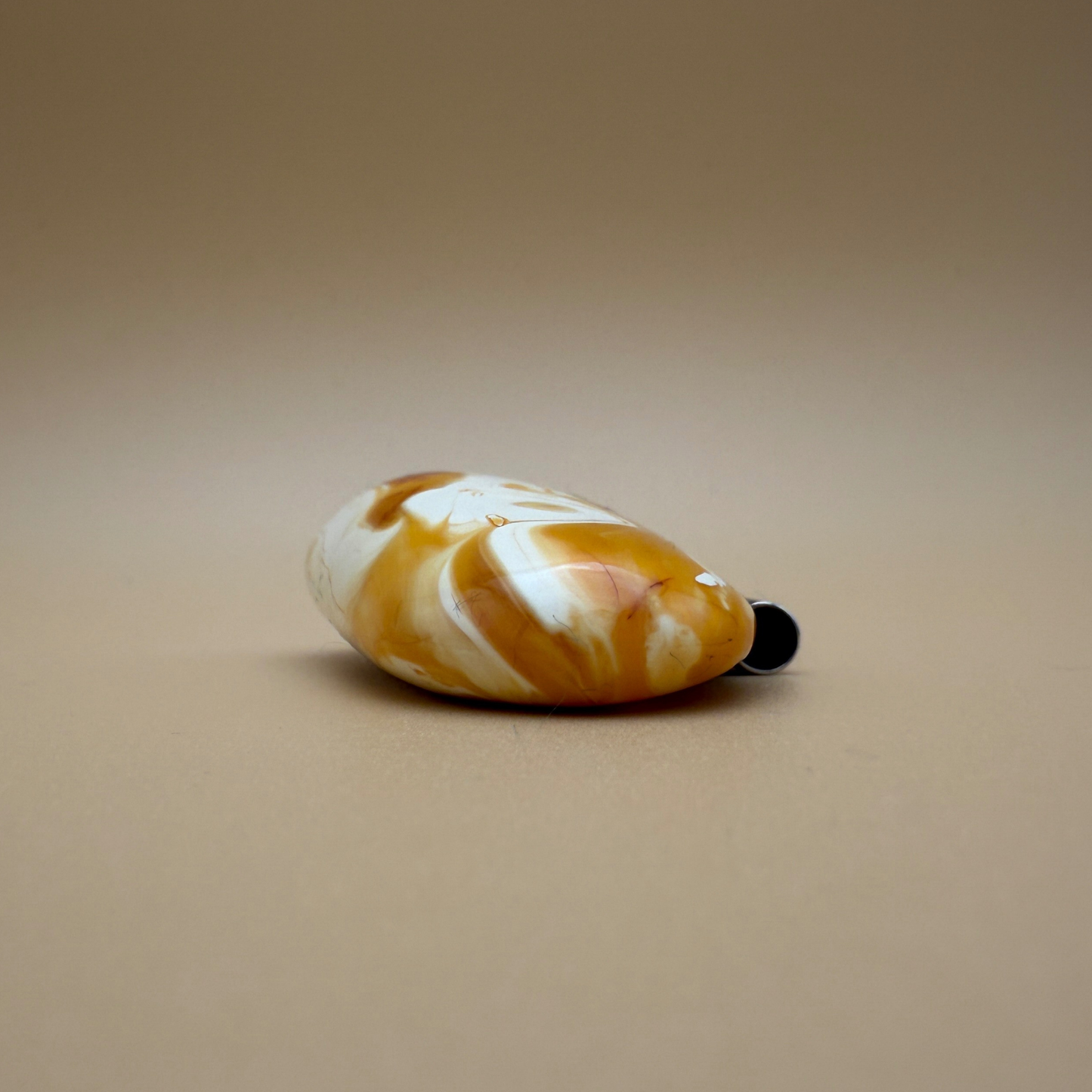 Stort ovalt vedhæng i mælkerav med rør i sterlingsølv