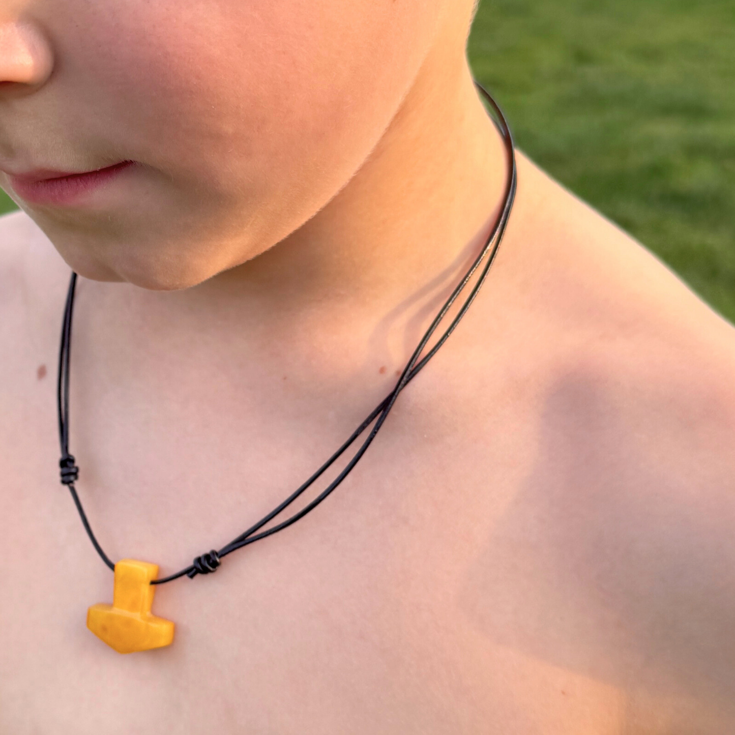 Thors hammer på lædersnor