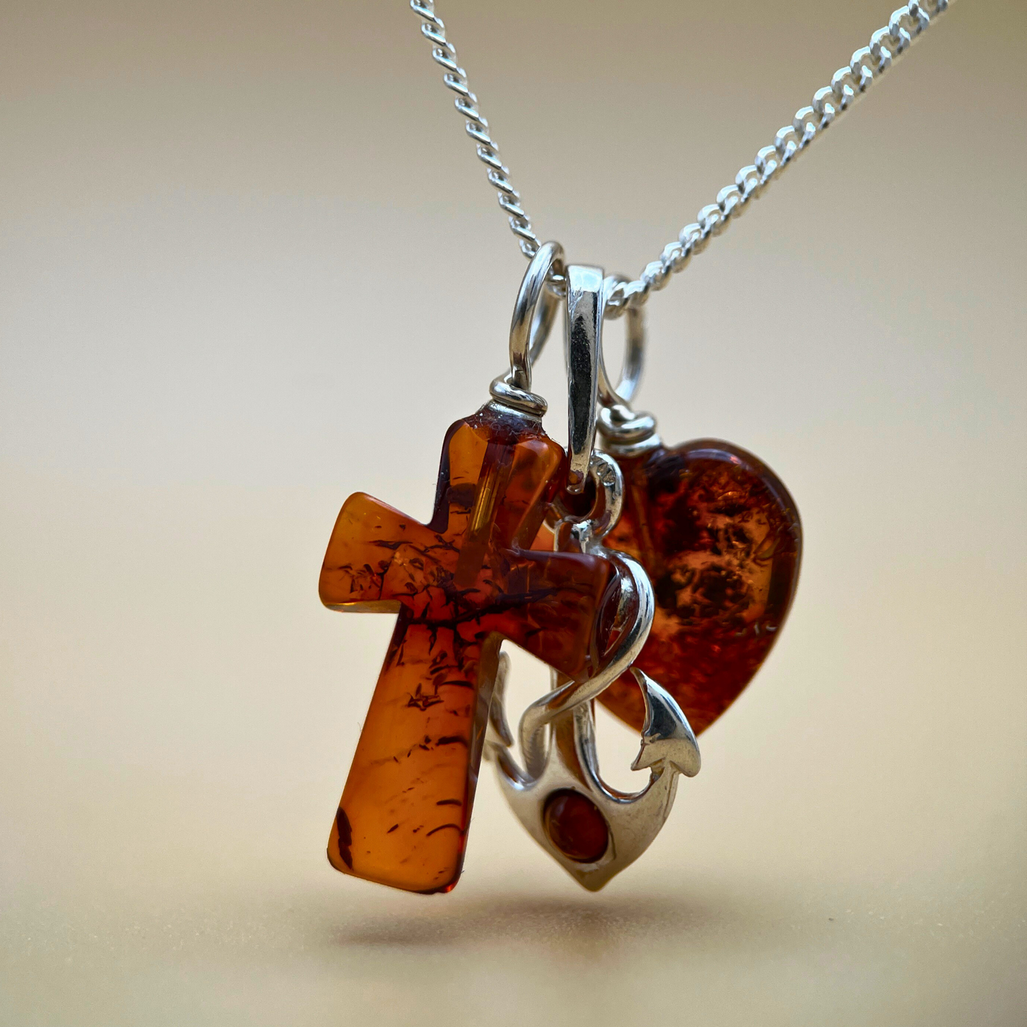 Tro, håb og kærlighed vedhæng med kæde