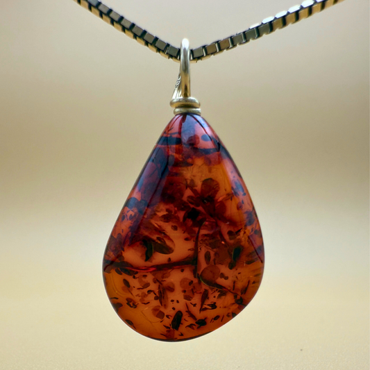 Dråbevedhæng i Vinrød rav & 14 kt Guld