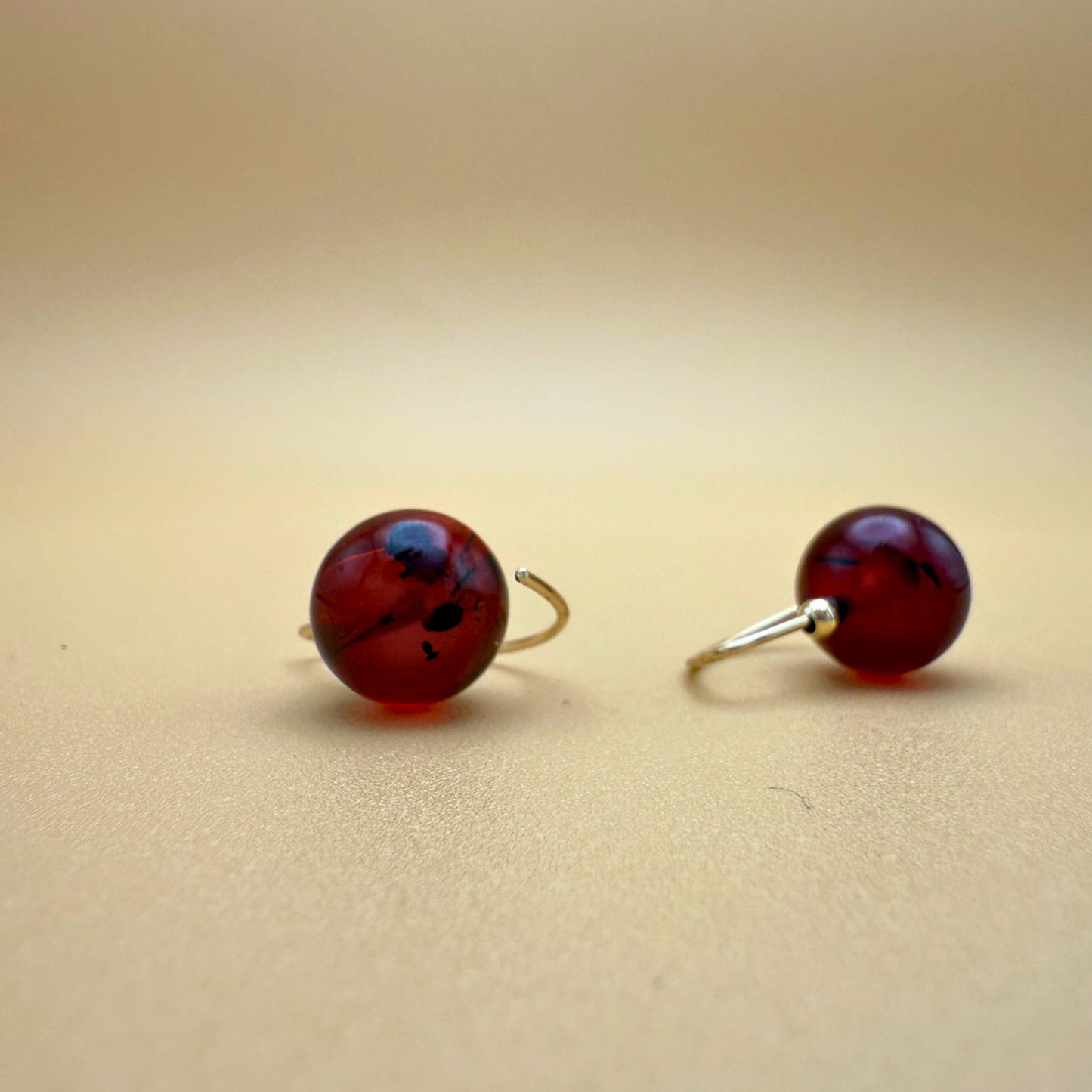 No. 1. Vinrød & 14 kt Guld