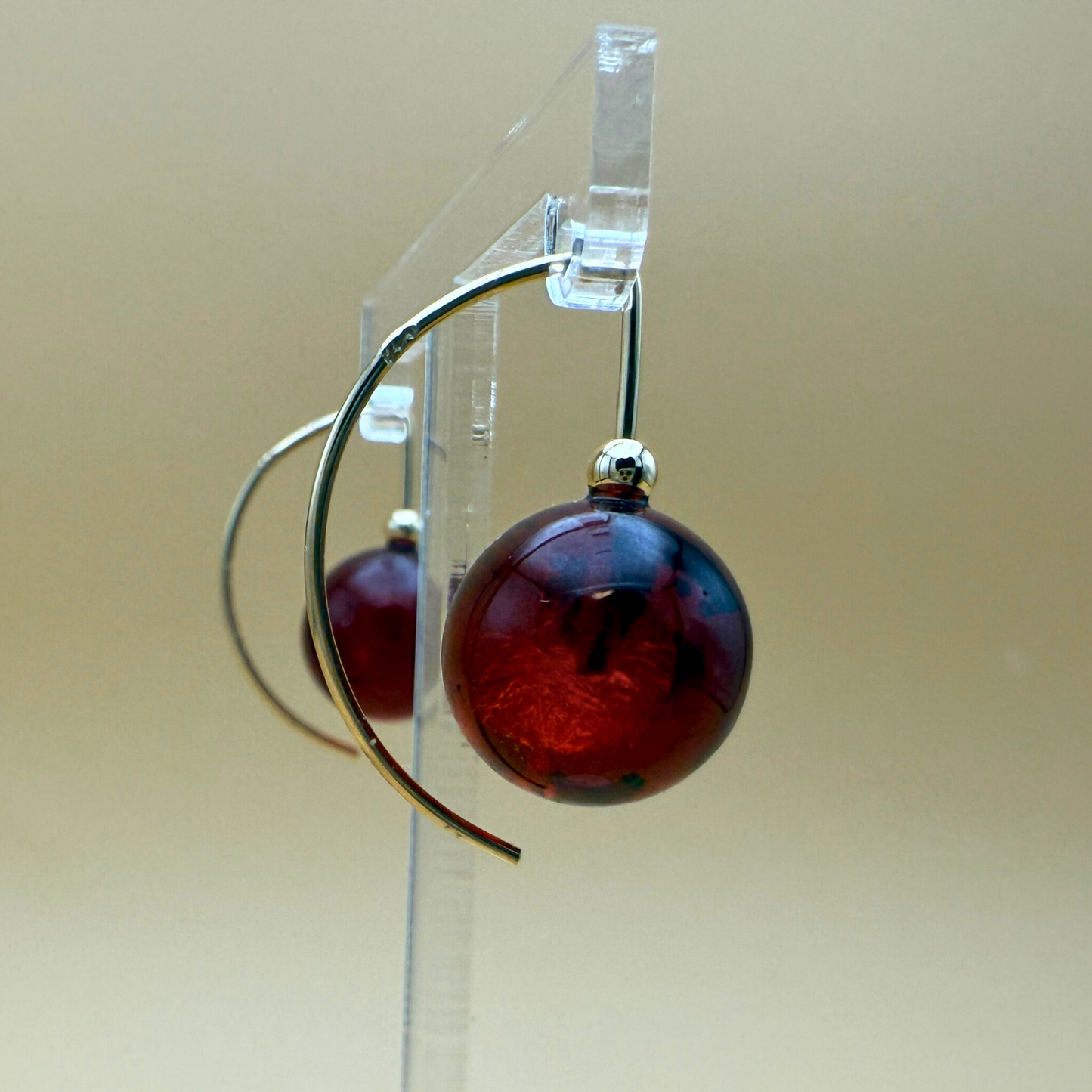 No. 1. Vinrød & 14 kt Guld