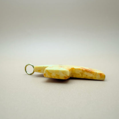 Stort antikt mælkeravkors med 18 karat guldøsken