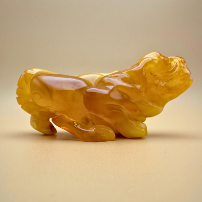 Margot - Basset-figur af rav