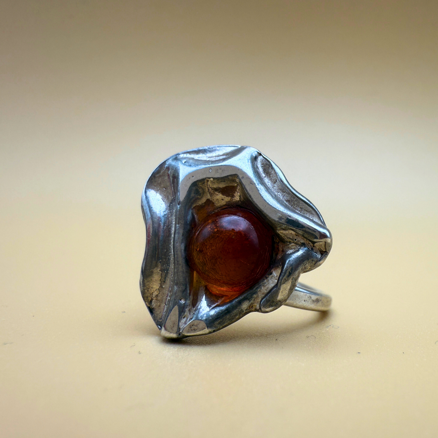 Wave Ring – Nr. 2 – Lys cognac