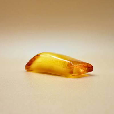 Nature's Mix – Ravfarvet form med mælkeagtig kerne og dekorative revner
