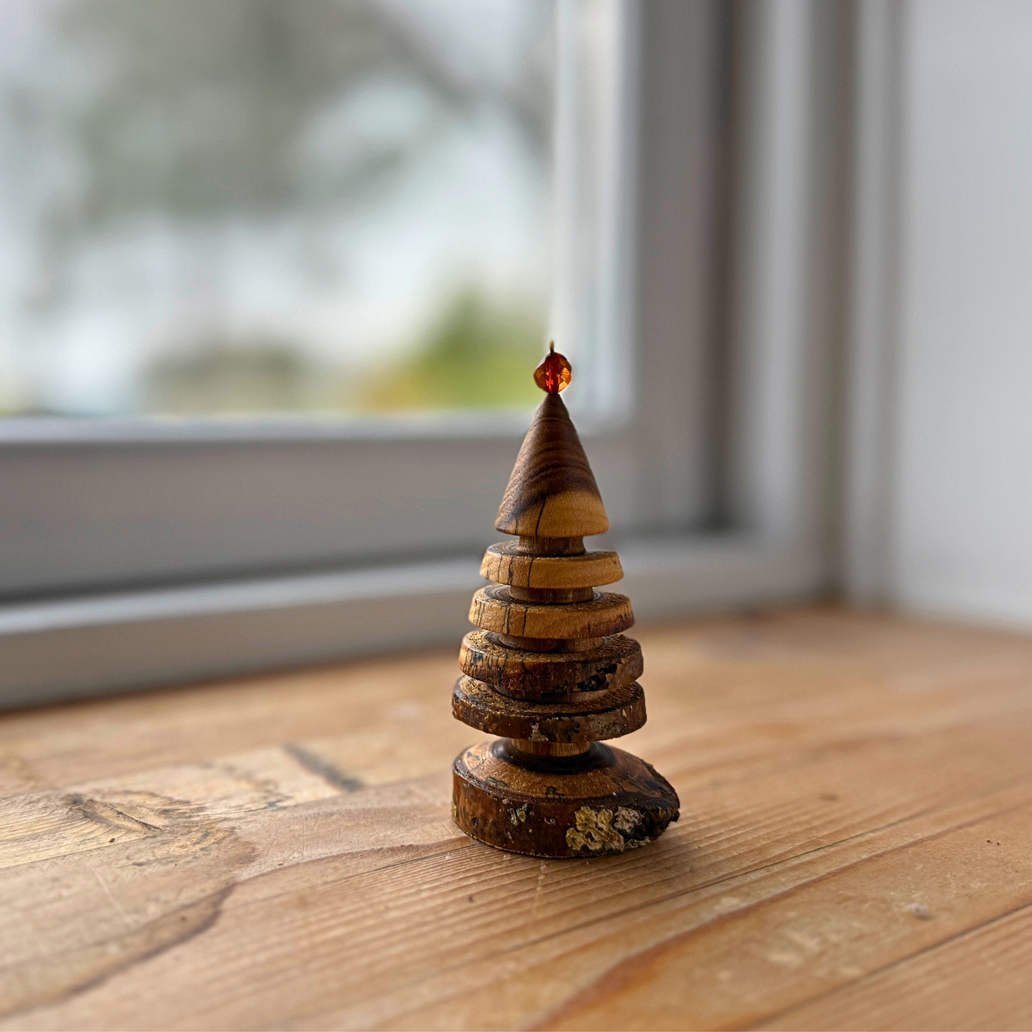 Laburnum juletræ med rund rav top 2025 batch 2