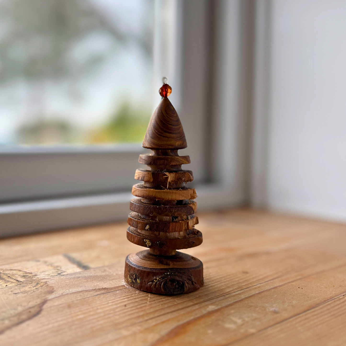 Laburnum juletræ med rund rav top 2025 batch 2