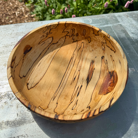 Stor skål i spaltet birk – lavt og bredt design