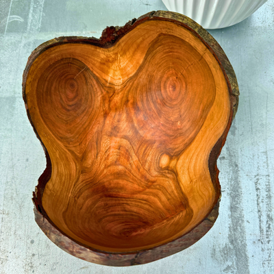 Gaffelformet sort kirsebærskål – Raw Edge Sculpture