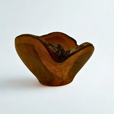 Gaffelformet sort kirsebærskål – Raw Edge Sculpture