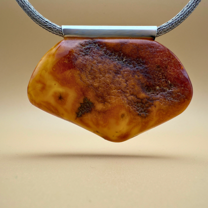 Gyldent ravvedhæng med rør i sterlingsølv