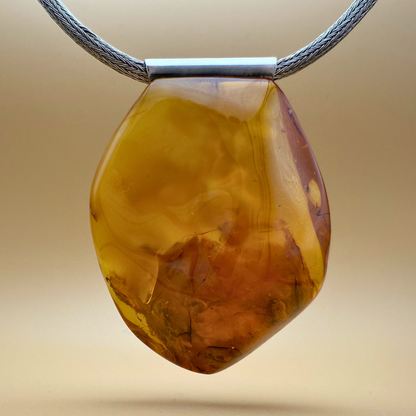 Stort ravvedhæng med rør i sterlingsølv