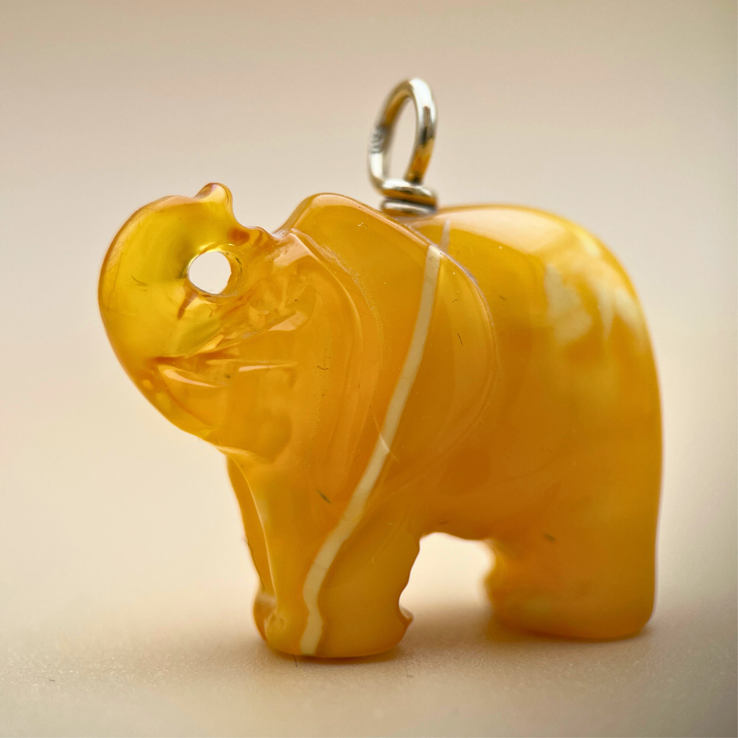 Elefantvedhæng - Et kongeligt symbol