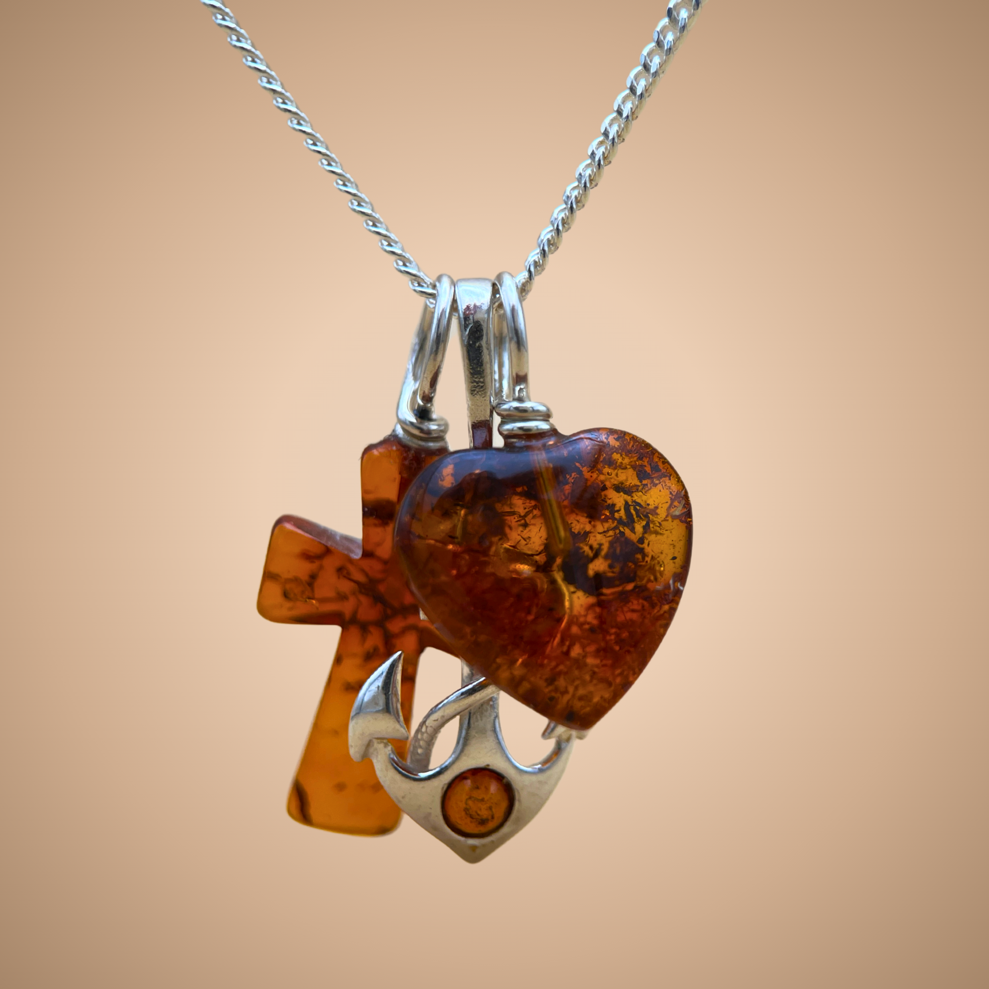 Tro, håb og kærlighed vedhæng med kæde