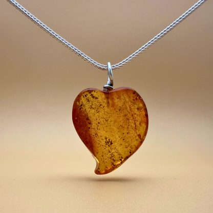 Dancing Heart Ravvedhæng – plant traces