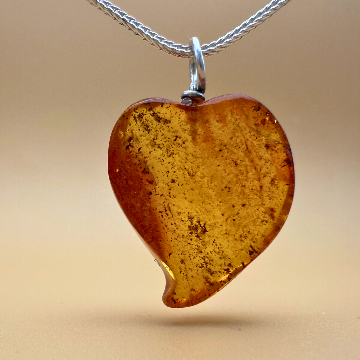 Dancing Heart Ravvedhæng – plant traces